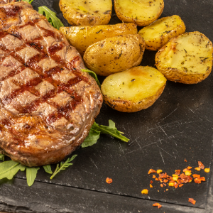 Ribeye black angus (300 g) with fresh baby potatoes