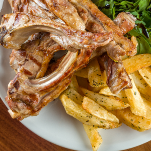 Lamb chops with fresh thyme and French fries