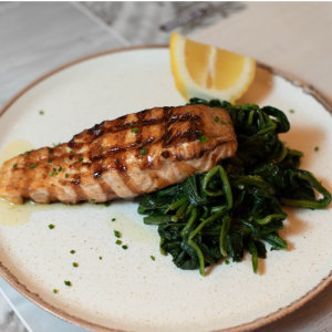 Salmon fillet (250gr) with seasonal greens